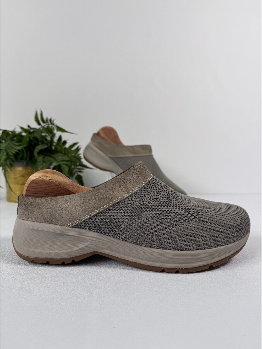 Dansko Sondra Women’s Slip On Clogs Taupe Knit Suede Comfort Shoes EU 38